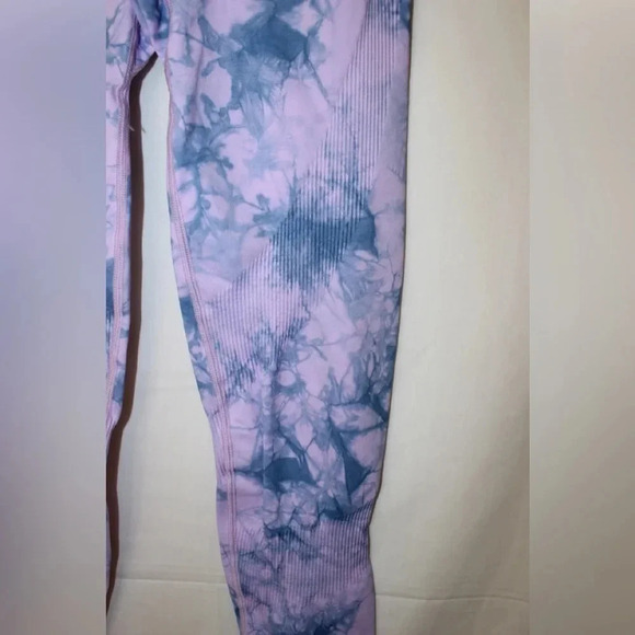 NWT Pink Active by Victoria’s Secret Tie Dye Seamless Stretchy Leggings Small - Picture 5 of 10